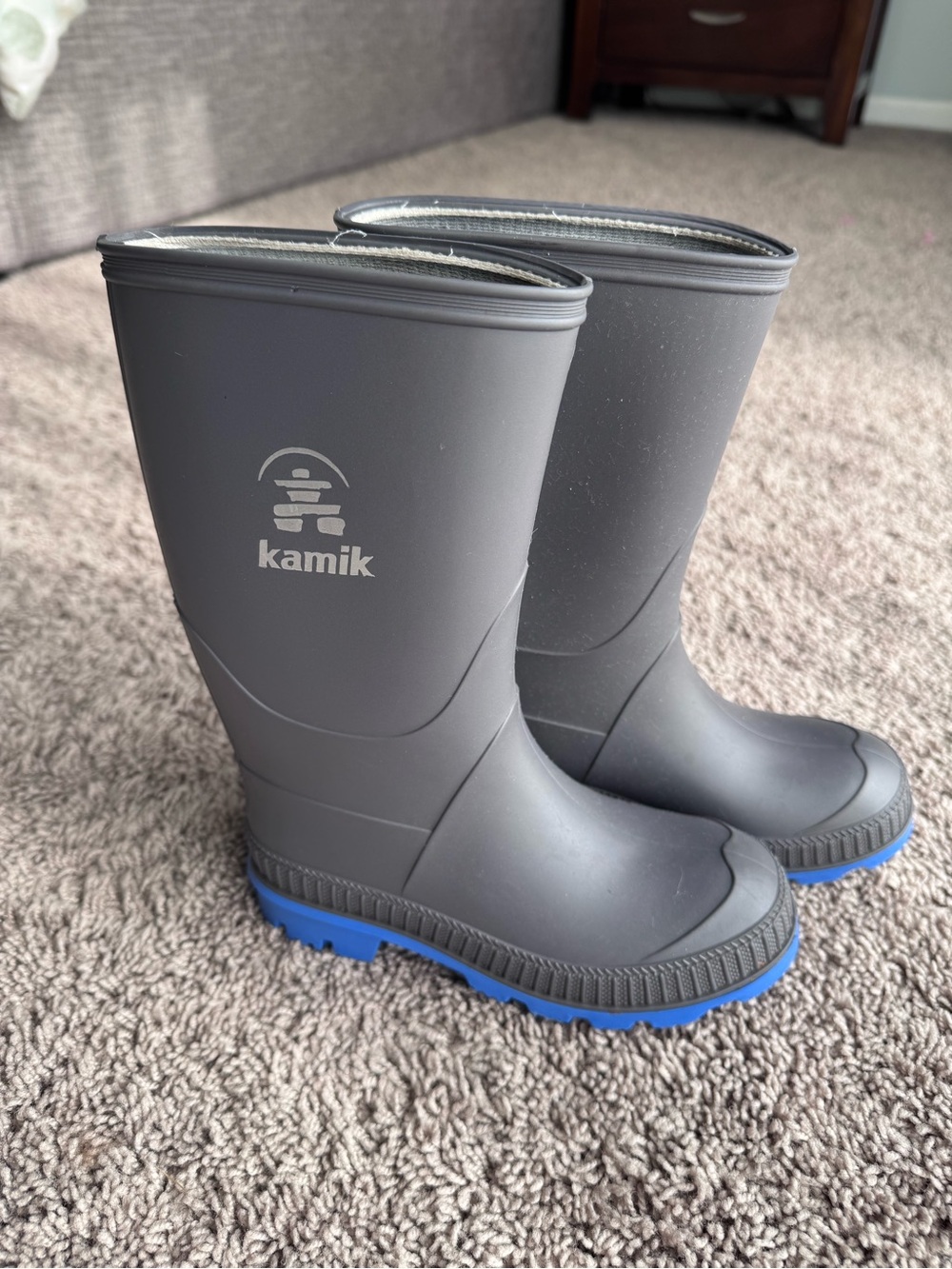 LIKE NEW Kamik Rainboots size 13